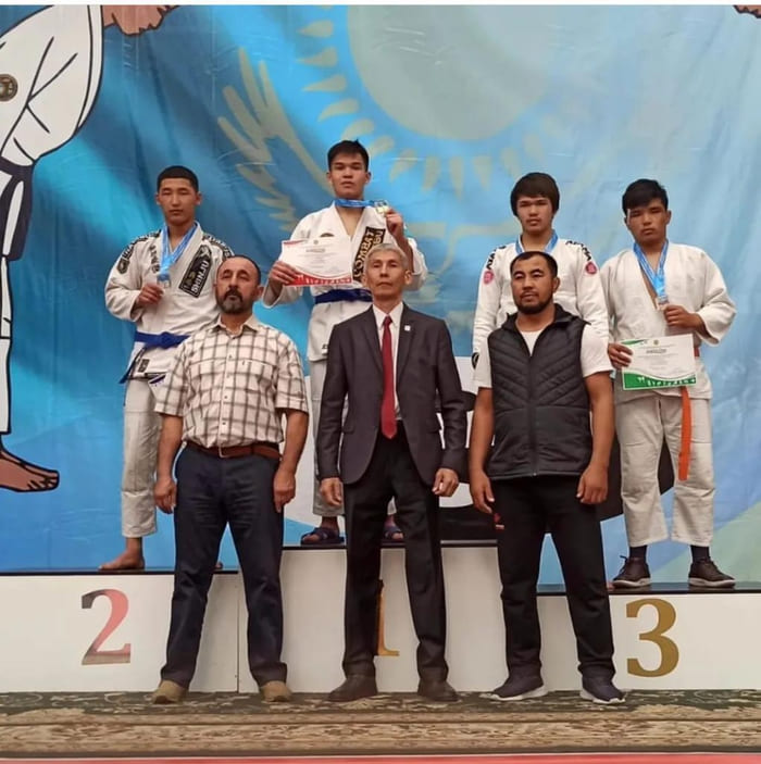 В Чемпионате РК по комбат дзю-дзюцу среди юношей и молодежи приняли участие 500 спортсменов.